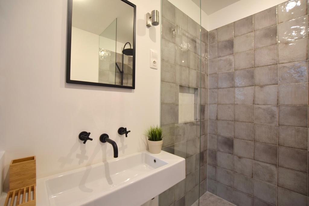 Luxury By Hi5 - Bajcsy * Budapest